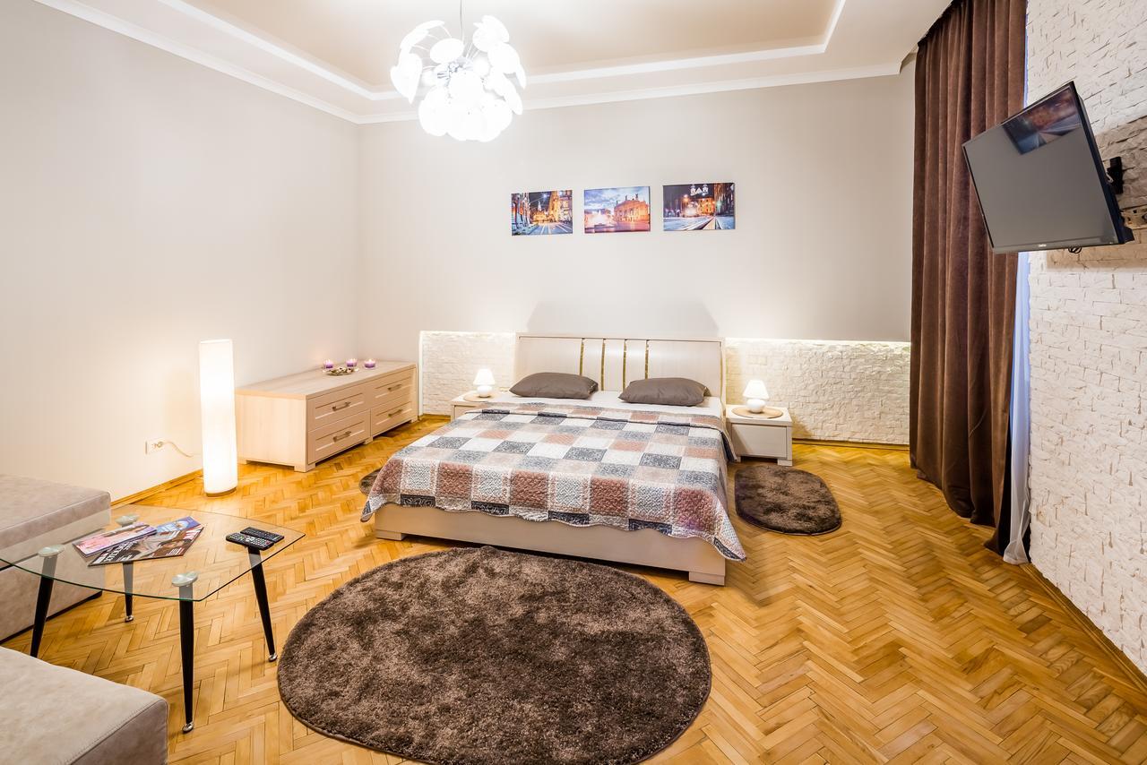 Onlviv Apartments Teatralna 23 Exteriör bild